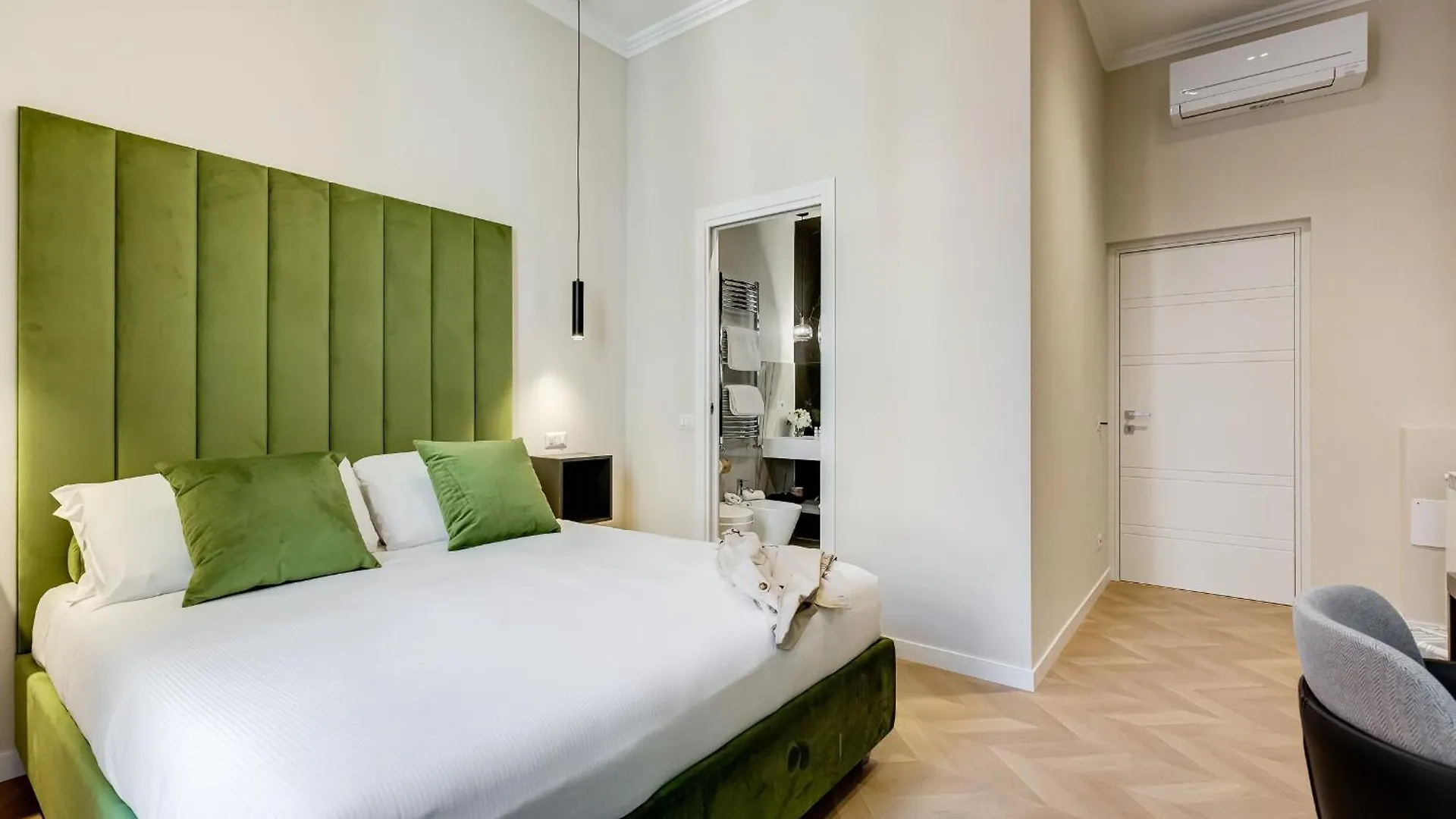 Guest house Dionigi 43 Private Suites By Premium Suites Collection Rome Italy